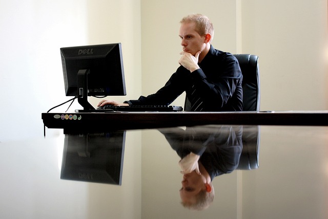 Alles wat je moet weten over essentiële computeraccessoires: toetsenborden, muizen, printers, scanners, monitoren en externe opslagapparaten